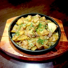 Телятина жареная с картошечкой